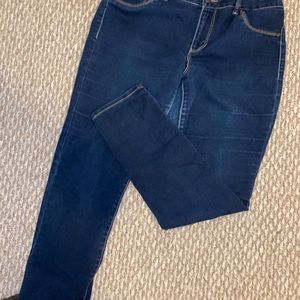 d. Jeans skinny size 12P